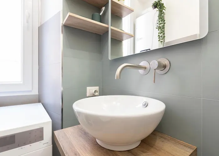 The Rent - Sunny Three-bedroom Near Ottaviano Metro Stop Appartement Rome