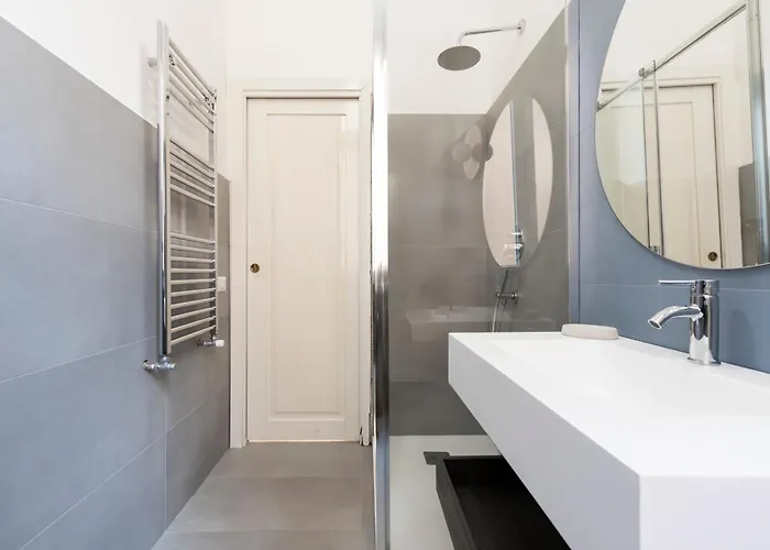 The Rent - Sunny Three-bedroom Near Ottaviano Metro Stop Appartement Rome