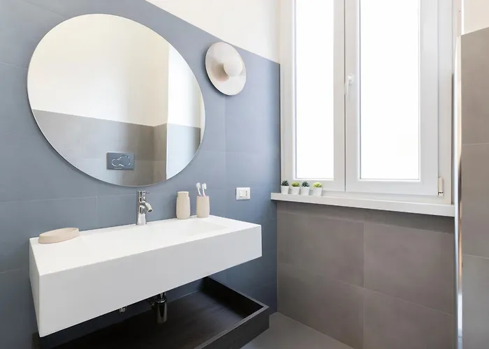 Appartement The Rent - Sunny Three-bedroom Near Ottaviano Metro Stop *